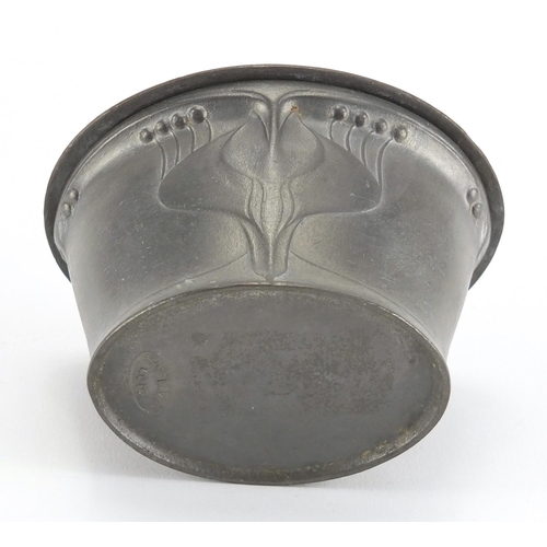 1029 - German Art Nouveau pewter pot and cover by Kayserzinn, with stylised floral motifs, factory marks an... 