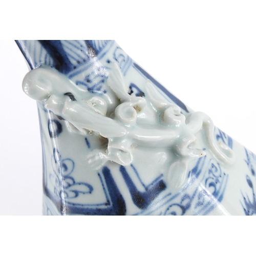538 - Chinese blue and white porcelain pear shaped vase, with relief lizard decoration, hand painted with ... 