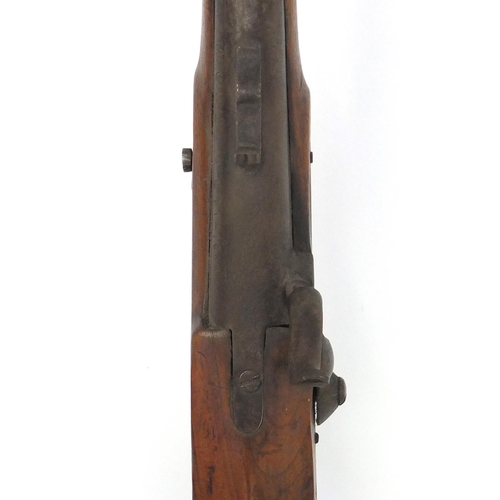 490 - Lee Enfield rifle with cleaning rod, impressed 313-L-51-CT to the butt, the barrel engraved MPCHP-I-... 