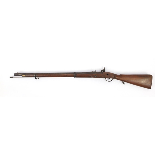 490 - Lee Enfield rifle with cleaning rod, impressed 313-L-51-CT to the butt, the barrel engraved MPCHP-I-... 