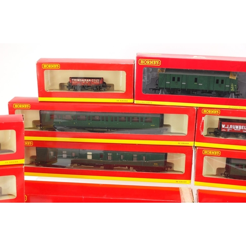 512 - Hornby OO Gauge model railway with boxes including R2723 class N15 locomotive, R2733 M7 class locomo... 