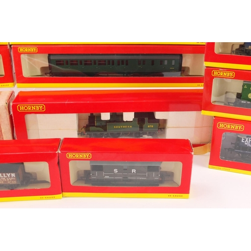 512 - Hornby OO Gauge model railway with boxes including R2723 class N15 locomotive, R2733 M7 class locomo... 