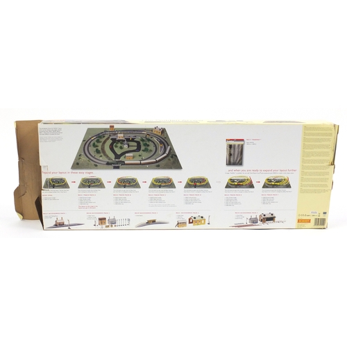 522 - Hornby OO Gauge The Golden Arrow model train set, with box