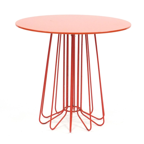 2043 - Zanotta Smallwire side table designed by Levy Arik, with circular rotating glass top in orange, plaq... 