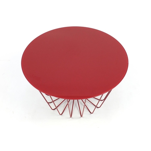 2014 - Zanotta Wire table designed by Levy Arik, with circular glass top in red, plaque to the underside, 3... 