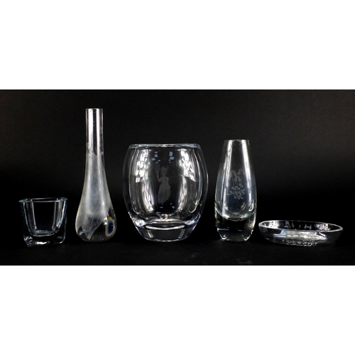 2213 - Swedish etched glassware including Orrefors and Stromberg, the largest 19cm high