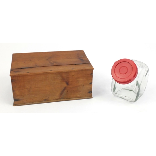 2171 - Teacher's whisky advertising pine crate and a Smith's Potato Crisps glass jar, the pine crate 19cm H... 