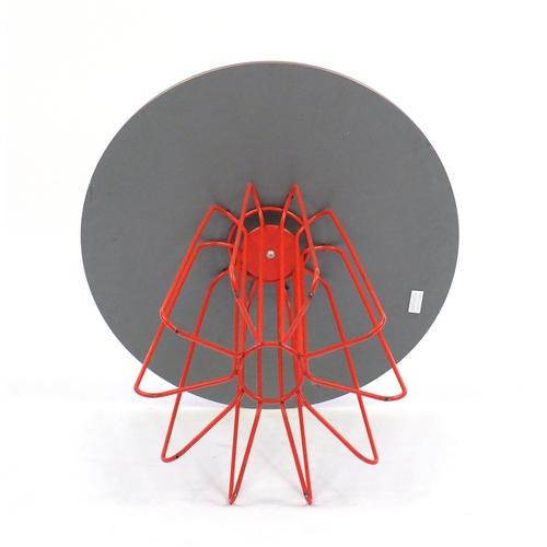2042 - Zanotta Smallwire side table designed by Levy Arik, with circular rotating glass top in orange, plaq... 