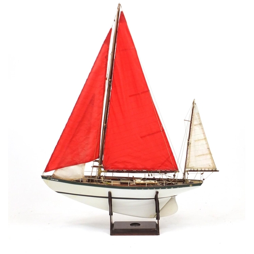 2398 - Large wooden electric remote control pond yacht - Dorade, 78cm in length