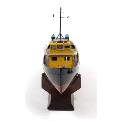 2392 - Large wooden electric remote control fishing boat, 84cm in length