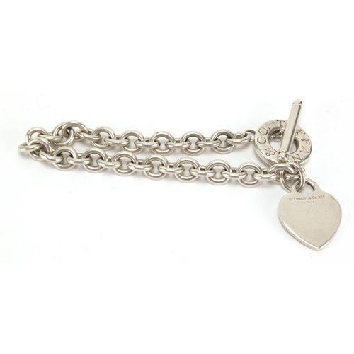2625 - Silver Tiffany & Co bracelet, with cloth pouch, 20cm in length, approximate weight 39.4g