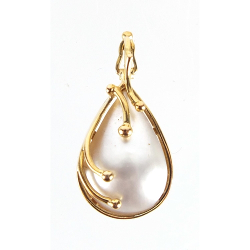 2635 - 9ct gold pearl tear drop pendant, 2.5cm in length, approximate weight 2.3g