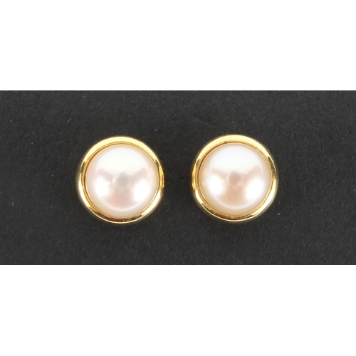 2633 - Pair of 18ct gold pearl earrings, 1cm in  diameter, approximate weight 3.6g