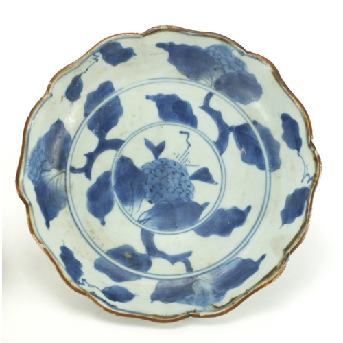 329 - Chinese ceramics including a jar and blue and white dish, the largest 23cm in diameter