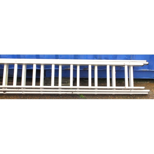 62 - Aluminium triple extending ladder