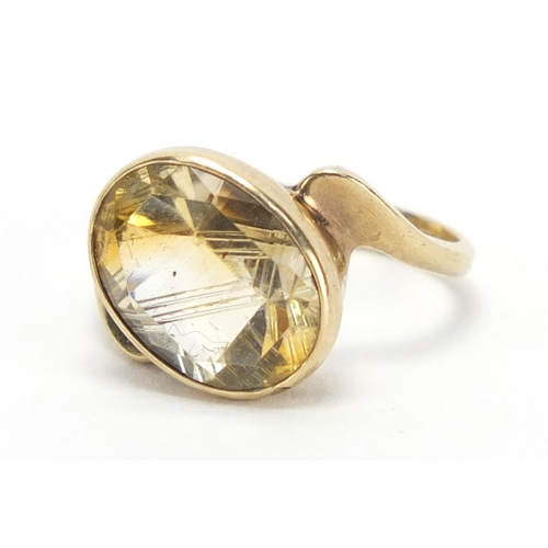 757 - 9ct gold citrine ring, size F, approximate weight 2.9g