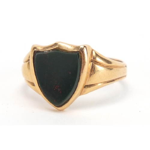 771 - Victorian 15ct gold bloodstone signet ring, size R, approximate weight 4.7g