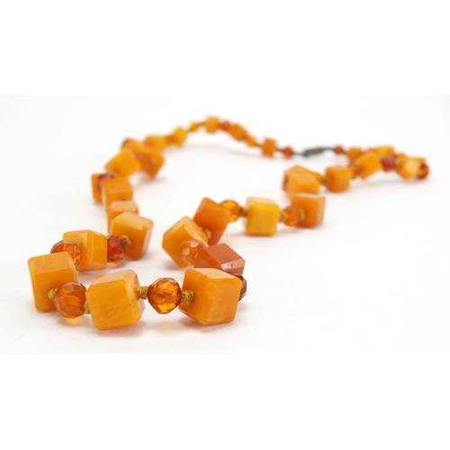 808 - Amber coloured bead necklace, 60cm in length, approximate weight 33.4g