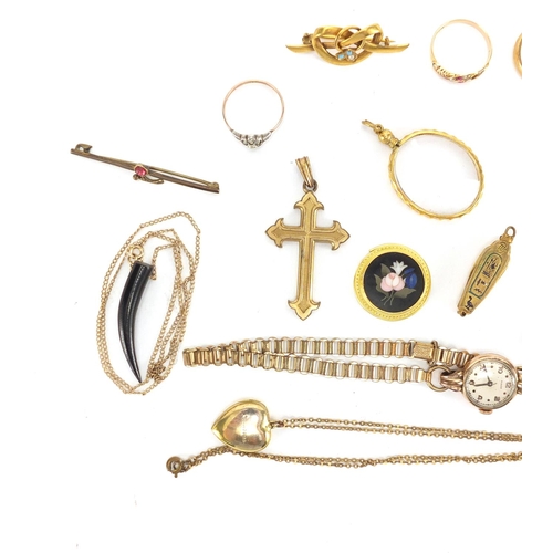 798 - Antique and later jewellery including a 15ct gold garnet and seed pearl ring, Moss agate brooch and ... 