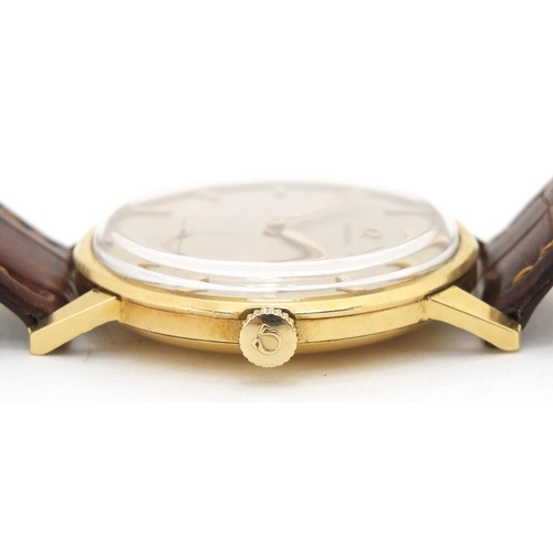 823 - Gentleman's Omega 18ct gold wristwatch, the movement numbered 19191540, 3.5cm in diameter