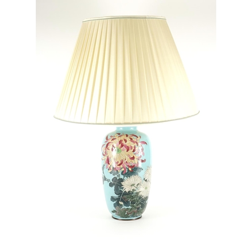 2179 - Japanese cloisonné vase table lamp with a cream silk lined pleated shade, the vase enamelled with fl... 