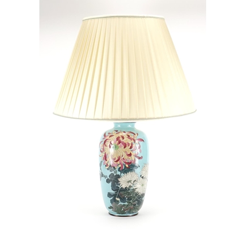 2179 - Japanese cloisonné vase table lamp with a cream silk lined pleated shade, the vase enamelled with fl... 