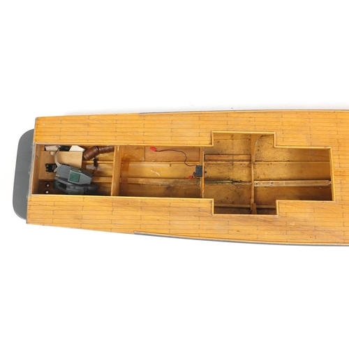 43 - Large electric remote control boat, approximately 118cm in length