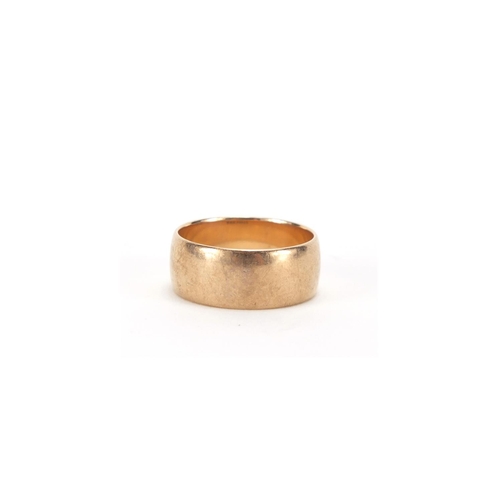 2461 - 9ct gold wedding band, size S, approximate weight 7.3g