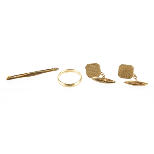 2463 - 9ct gold jewellery comprising wedding band, pair of cuff links with engine turned decoration and a b... 