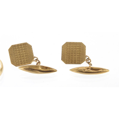 2463 - 9ct gold jewellery comprising wedding band, pair of cuff links with engine turned decoration and a b... 