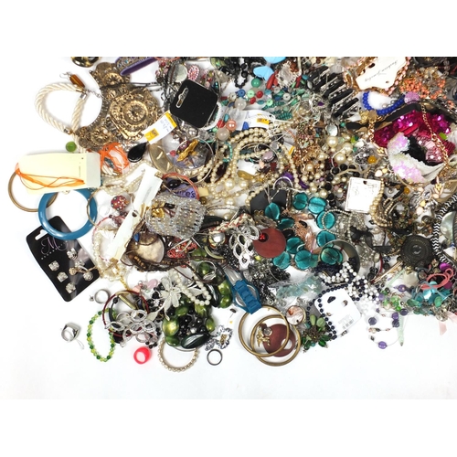 267 - Costume jewellery including necklaces and bracelets
