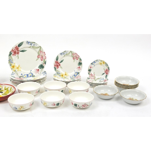 209 - Dinnerwares including Villeroy & Boch Flora Bella dinner plates and saucers