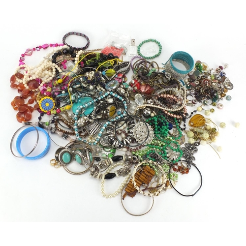 264 - Costume jewellery including necklaces, bracelets and rings