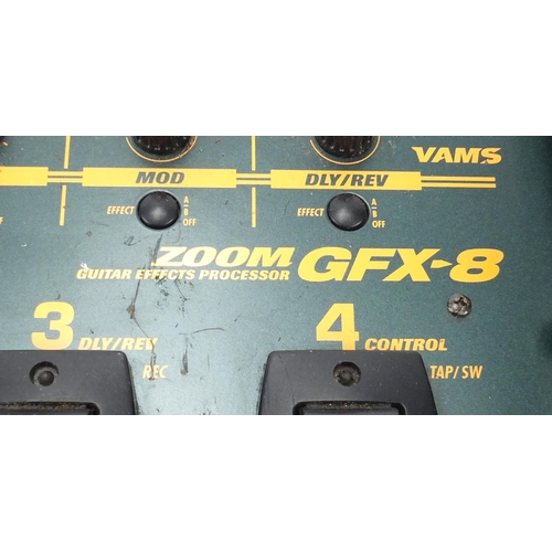 61 - Zoom GFX-8 guitar effects processor