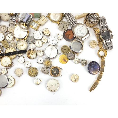 261 - Large collection of watch movements including Ingersoll, Accurist, Renown and Avia
