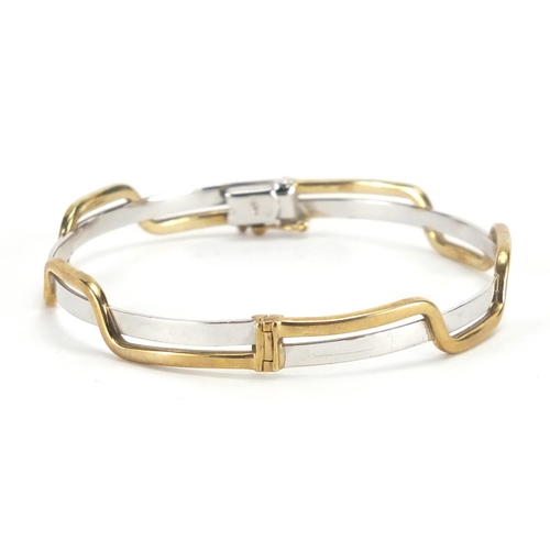 2262 - 9ct two tone gold bracelet, approximate weight 10.7g