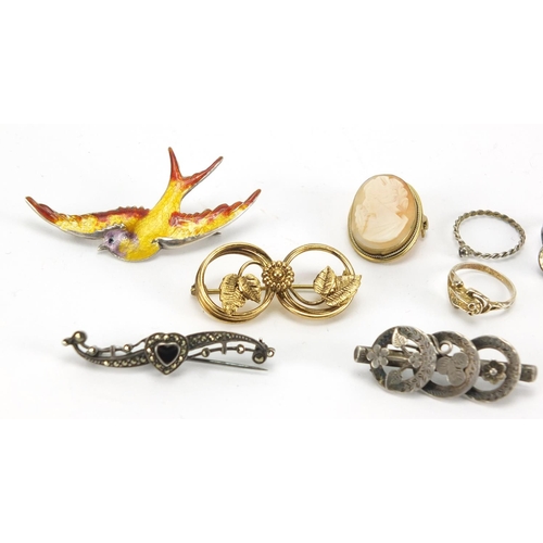 224 - Jewellery including a Victorian silver brooch, silver and enamel bird brooch, frog ring and a cameo ... 