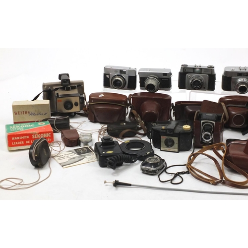 208 - Vintage and later cameras and accessories including Agfa, Ilford, Brownie and Ross Ensign