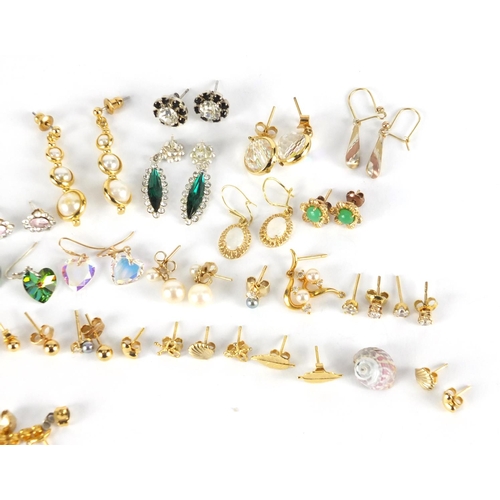 2361 - Assorted earrings, some 9ct gold set with assorted stones including opal and pearls
