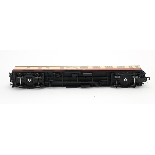 2149 - Heljan O gauge MK1 coach with box, 4920 BSK Carmine and Cream