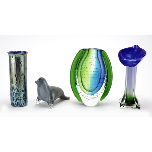 2171 - Art glassware including a Murano and Isle of Wight vase, the largest 19.5cm high