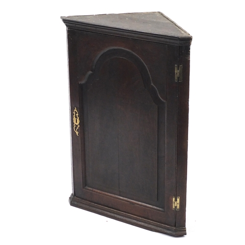 15A - Georgian oak wall hanging corner cupboard, fitted with two shelves, 83cm H x 59cm W x 40cm D