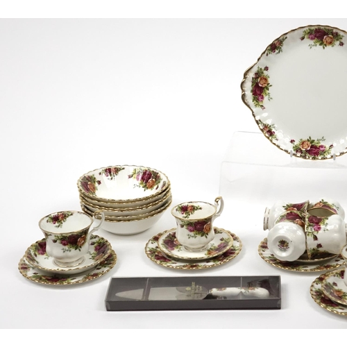 2118 - Royal Albert Old Country Roses teaware including trios