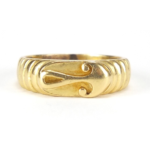 710 - 18ct gold Celtic design ring, size L, approximate weight 5.1g