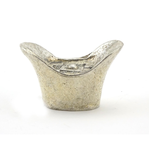 2524 - Chinese silver coloured metal scroll weight, 5cm in wide, approximate weight 97.4g
