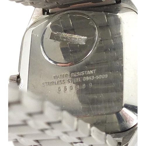 209 - Gentleman's stainless steel Seiko quartz 3003 wristwatch with day date dial