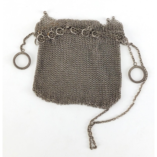 319 - Silver coloured metal chain link purse, 9.5cm wide, approximate weight 73.5g
