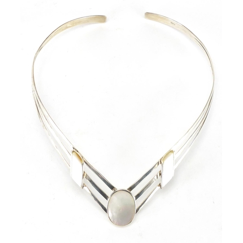 240 - Stylish silver and Mother of Pearl necklace, 26cm in length, approximate weight 35.0g