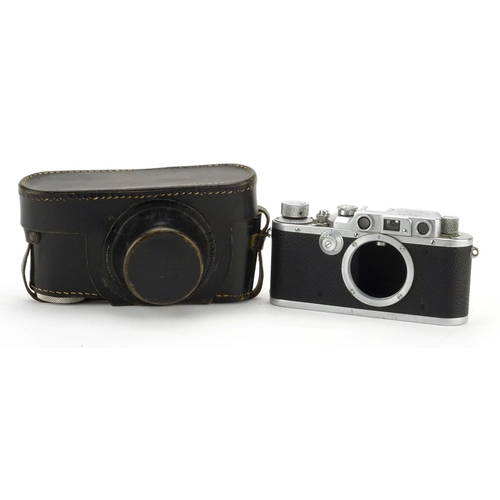 100 - Leica III Rangefinder Camera body with leather case and paperwork, the camera body serial number 331... 