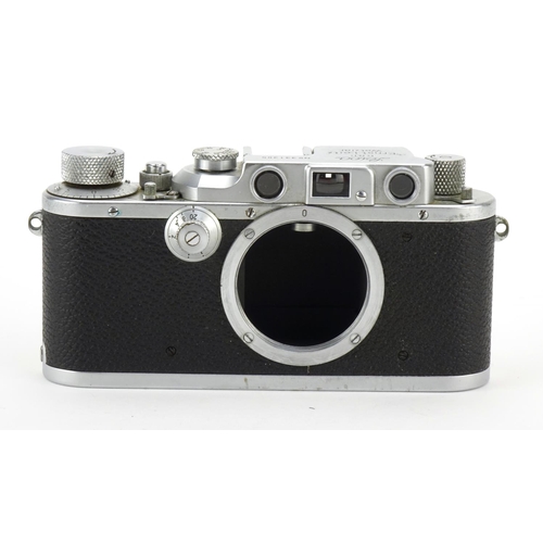 100 - Leica III Rangefinder Camera body with leather case and paperwork, the camera body serial number 331... 